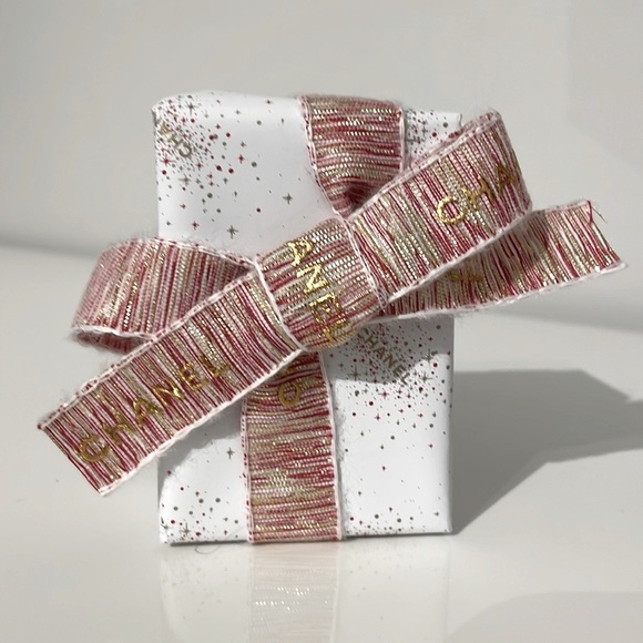 BNIB Chanel Le Lift Hand Cream 50 ml - Picture 6 of 16